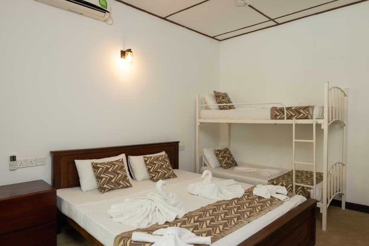 Surveyor'S Residence Bungalow Kandy Bagian luar foto
