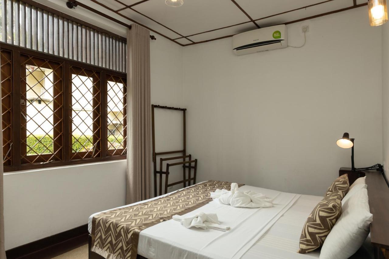 Surveyor'S Residence Bungalow Kandy Bagian luar foto