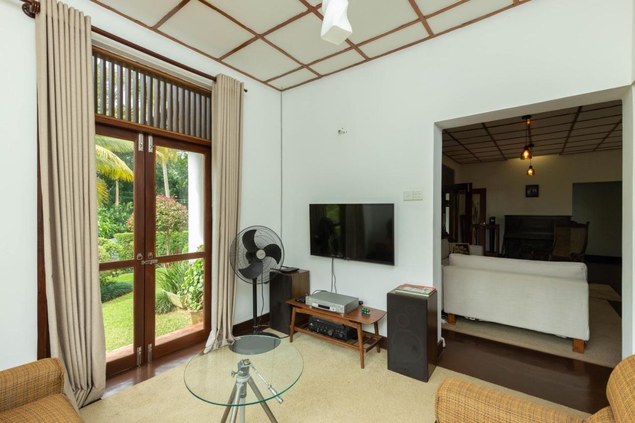 Surveyor'S Residence Bungalow Kandy Bagian luar foto