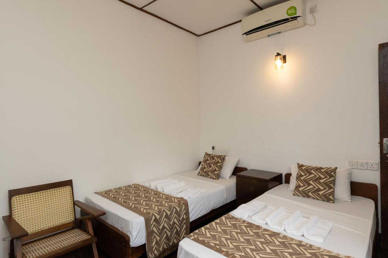 Surveyor'S Residence Bungalow Kandy Bagian luar foto