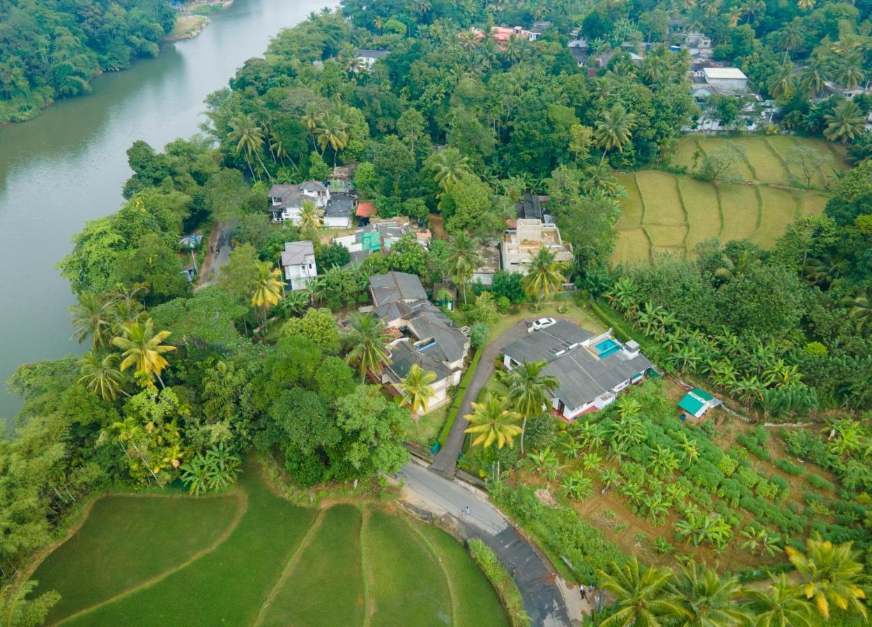 Surveyor'S Residence Bungalow Kandy Bagian luar foto