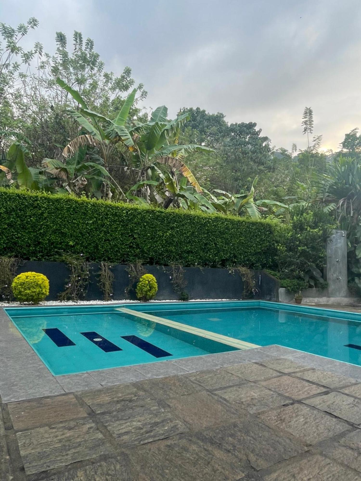 Surveyor'S Residence Bungalow Kandy Bagian luar foto