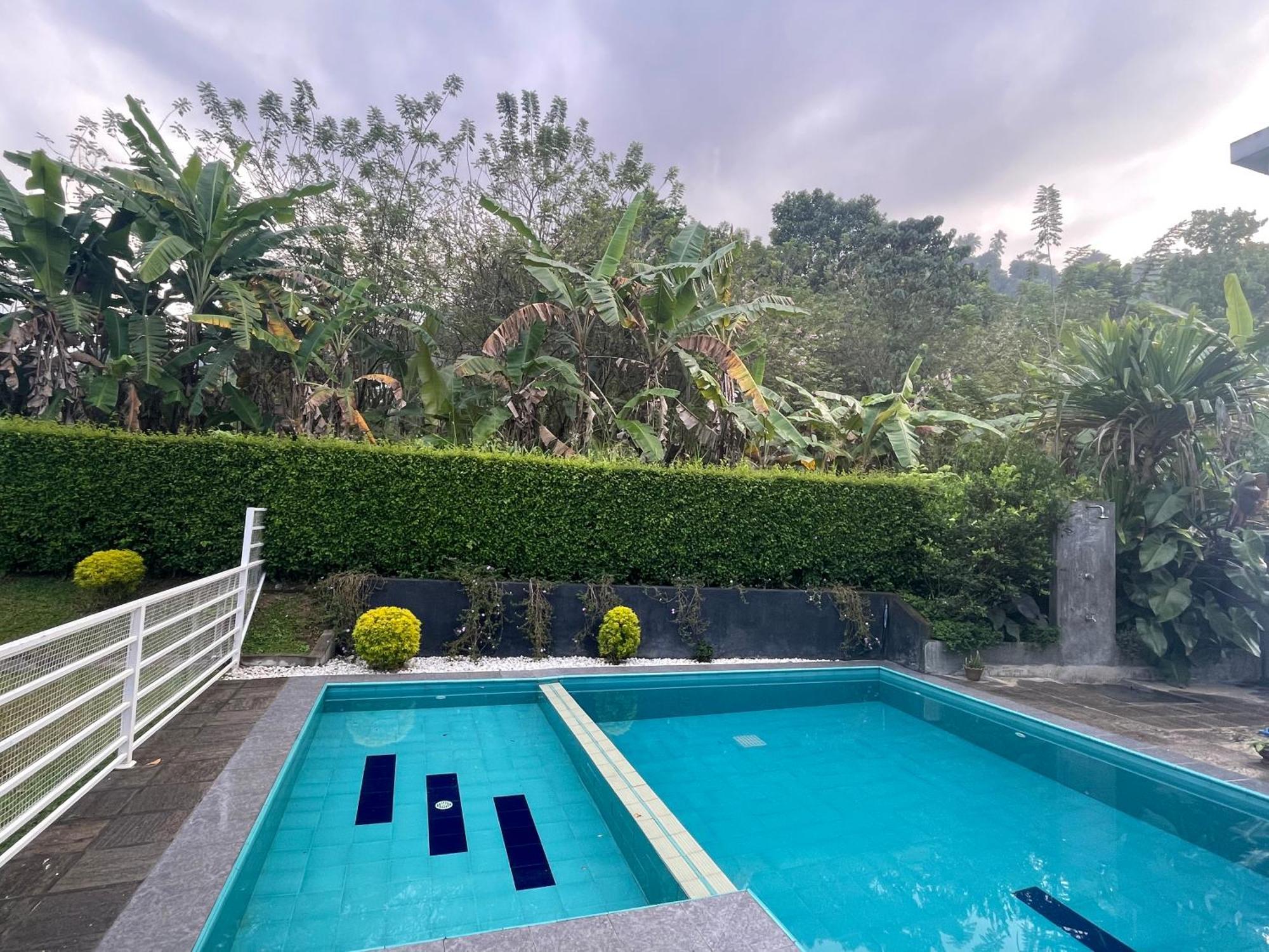 Surveyor'S Residence Bungalow Kandy Bagian luar foto