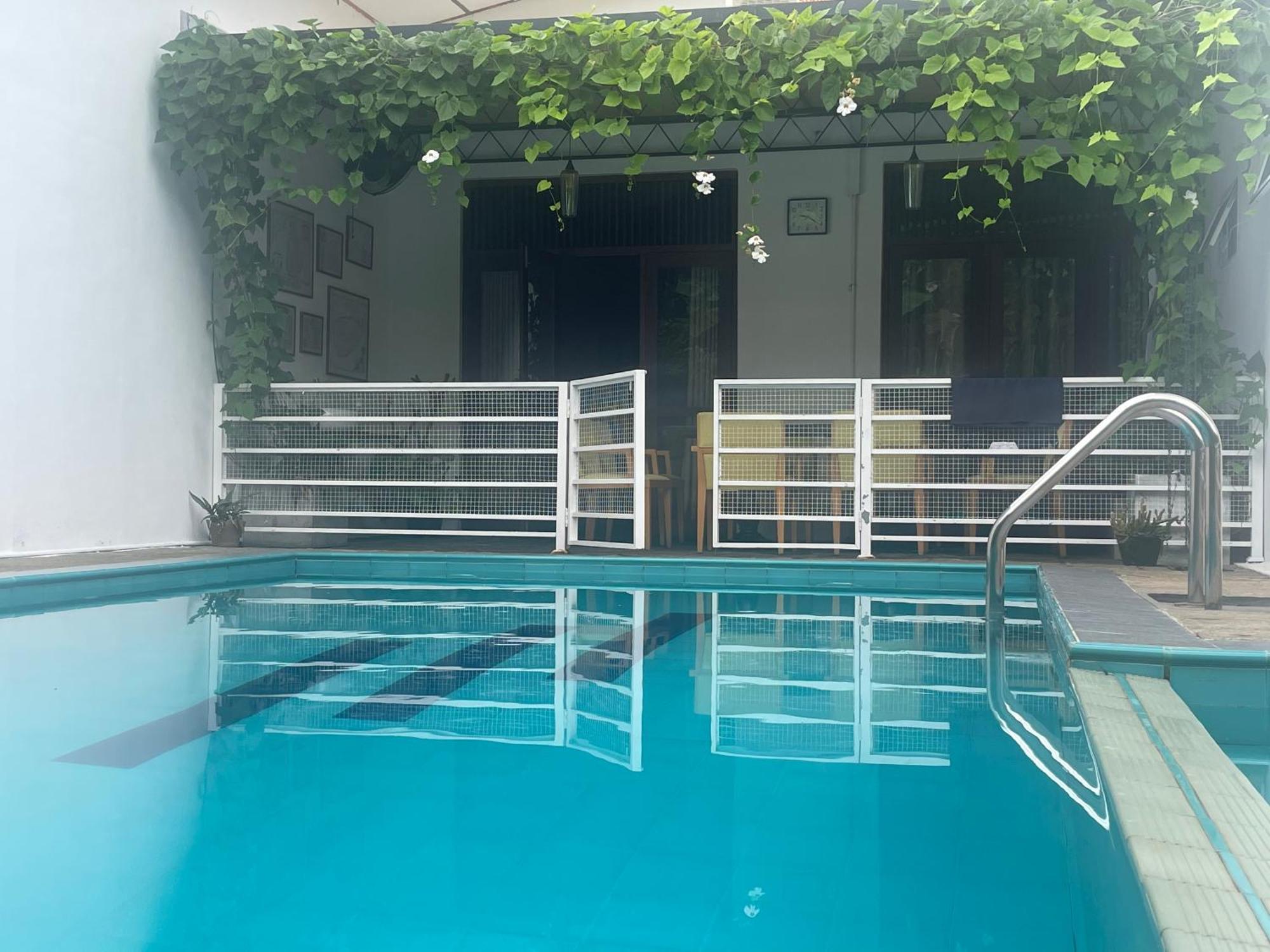 Surveyor'S Residence Bungalow Kandy Bagian luar foto